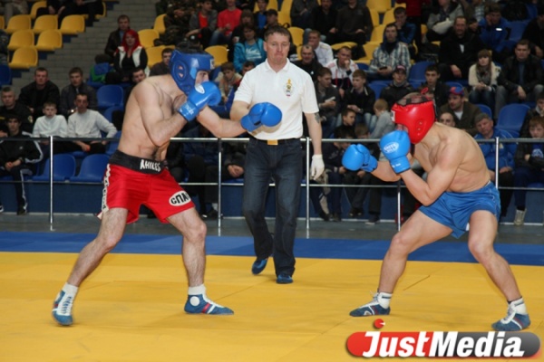 Более 200 мастеров боевых единоборств съехались в Екатеринбург на турнир по рукопашному бою - Фото 1