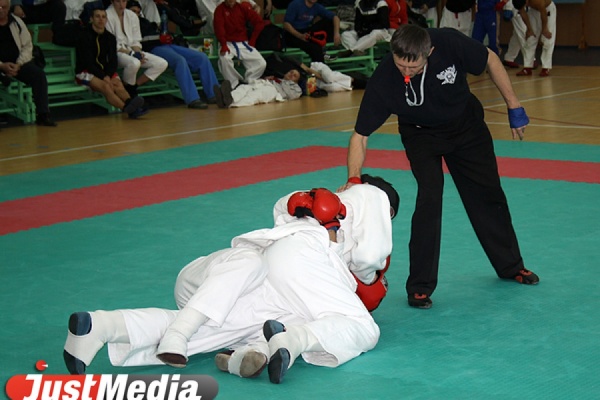 В Екатеринбурге пройдут соревнования по рукопашному бою. Специальный гость — Егор Мехонцев - Фото 1