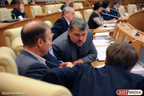 'Согласительные' прошли не зря. Расходы бюджета-2013 увеличились почти на три миллиарда, а доходы уменьшились на два миллиарда - Фото 1