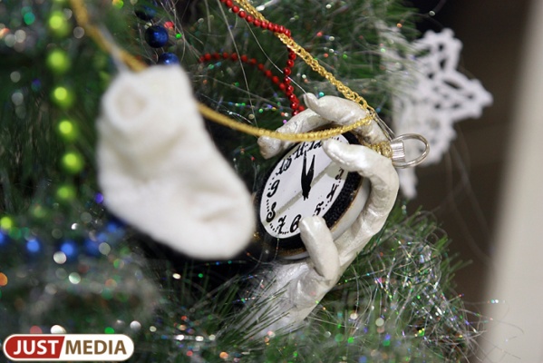 В Екатеринбурге появятся уникальные контактные елки: деревья будут светиться, шевелиться и предсказывать будущее - Фото 1