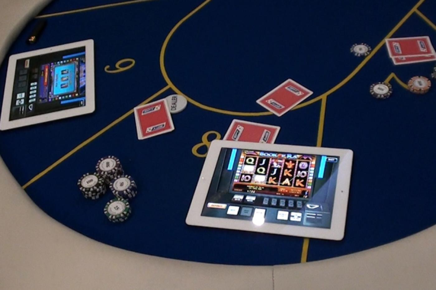 В Екатеринбурге полиция закрыла нелегальный клуб любителей покера - Фото 1