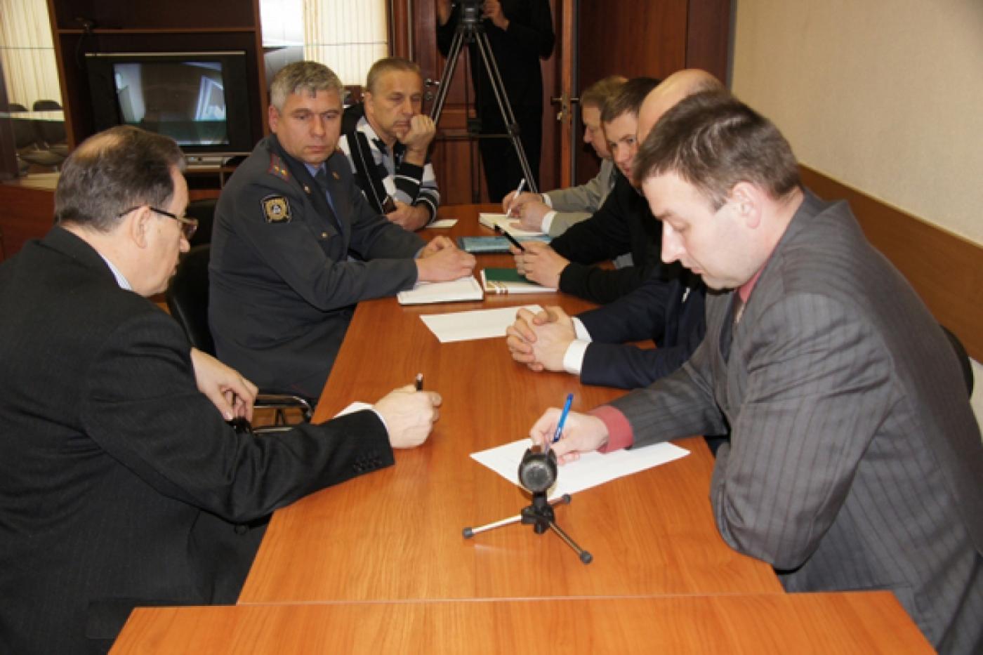 Общественники проверили работу полиции в городах области - Фото 1