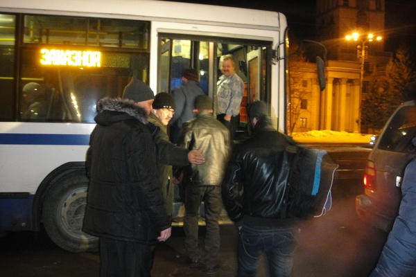 Очередная бригада специалистов из Свердловской области отправилась на помощь челябинцам