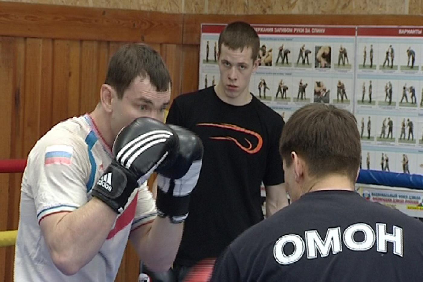 Олимпийский чемпион Егор Мехонцев провел мастер-класс для сотрудников полиции - Фото 1