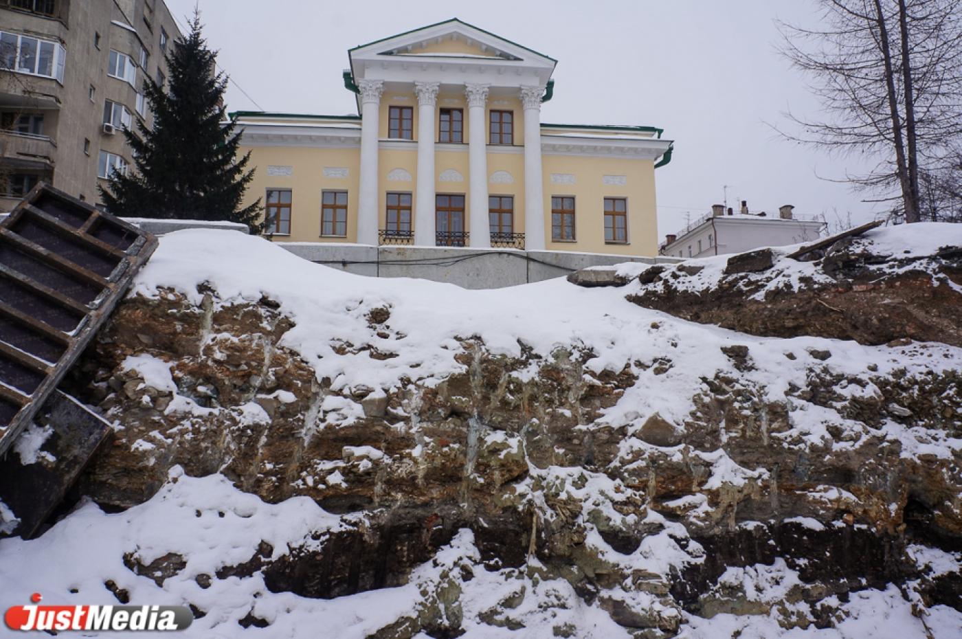 Ремонт набережной Рабочей Молодежи в Екатеринбурге обойдется в 86 млн. рублей - Фото 1