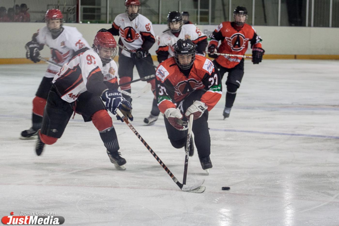 Не жалея клюшек. Уральские хоккеисты вновь стали лучшими в России - Фото 1