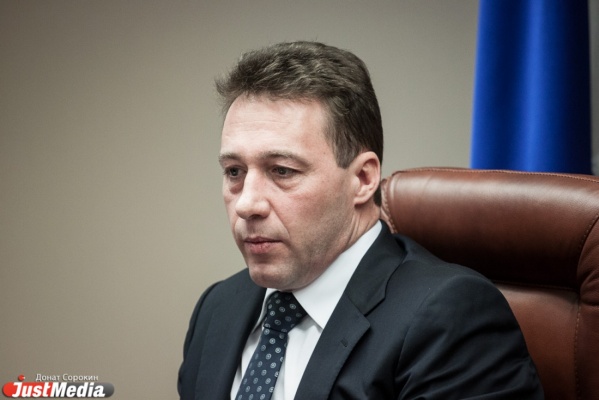 Холманских уверен, что социальный лифт не изменил его, но на родной завод старается не ездить