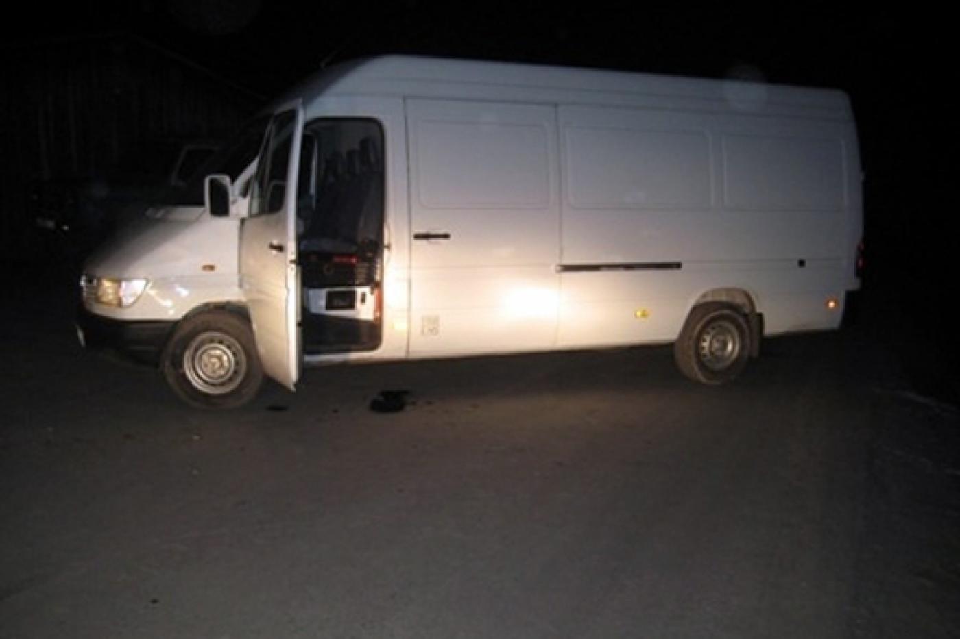 В Байкалово автомобиль задавил своего владельца - Фото 1