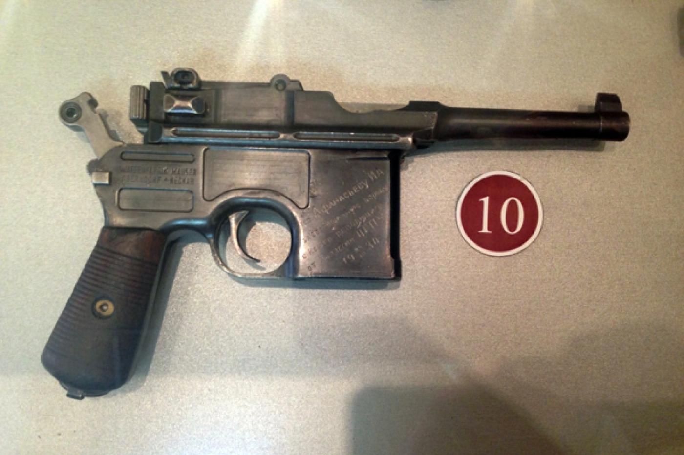 Накануне Дня Победы сотрудники полиции представили историю своей службы в вооружении, технике и форменном обмундировании - Фото 1