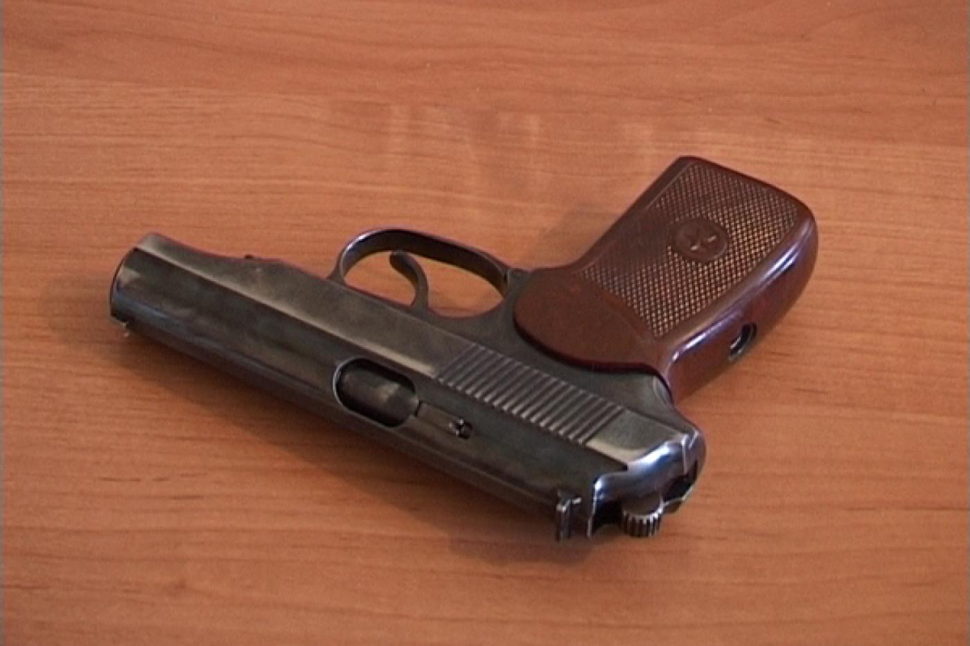 В Екатеринбурге полицейские ликвидировали преступную группу, державшую в страхе владельцев магазинов и АЗС - Фото 1