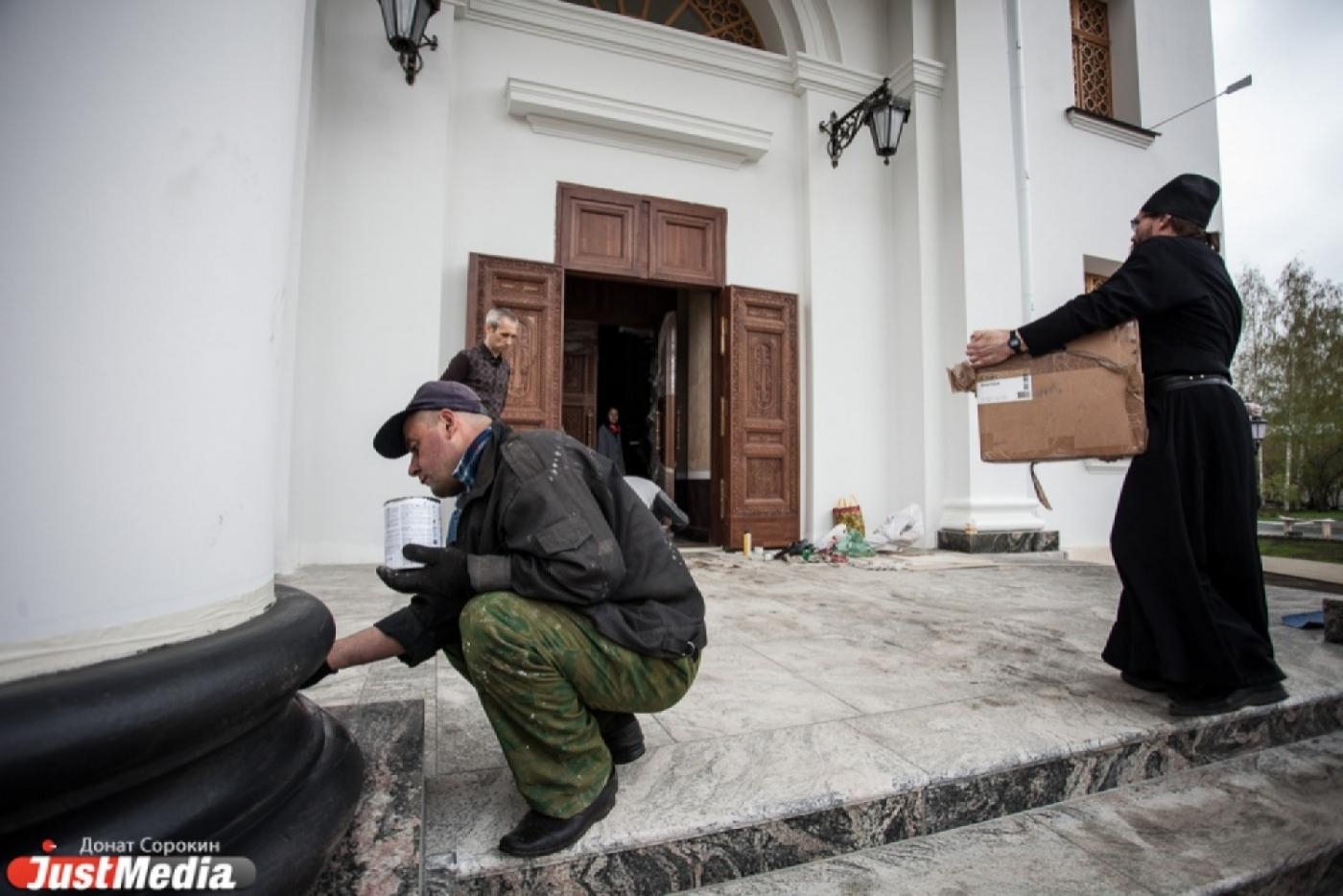 В Екатеринбургских храмах идут последние приготовления к визиту Патриарха - Фото 1