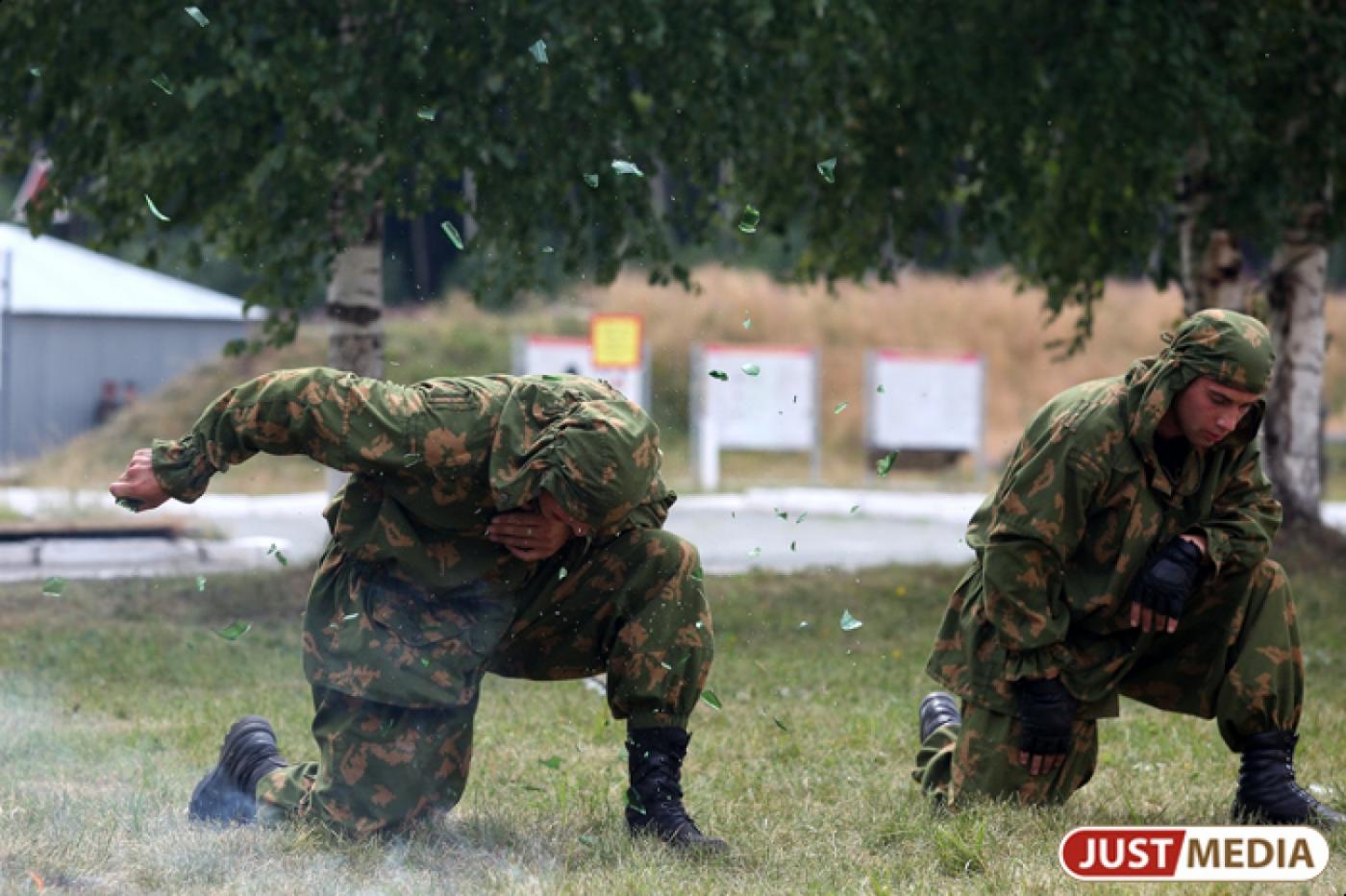 Военные не верят в возможность женского призыва в России - Фото 1