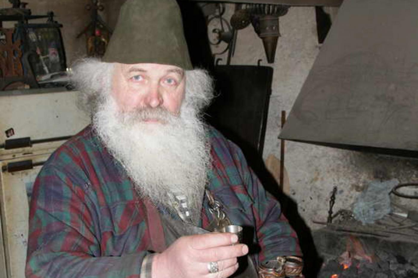 Екатеринбургский кузнец подарит храму Казанской Божьей Матери на Химмаше бюст императора Александра II - Фото 1