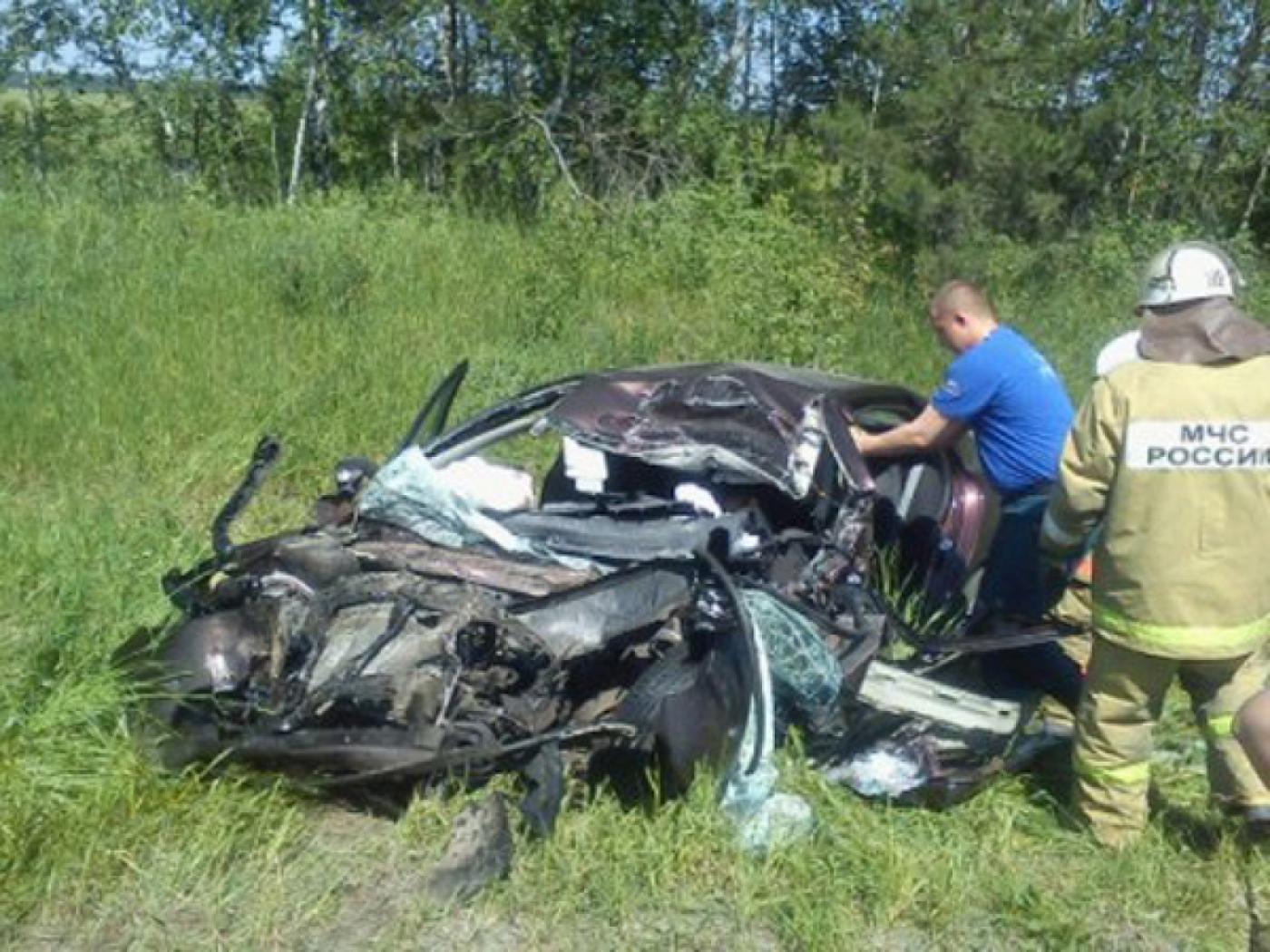 На трассе Екатеринбург—Тюмень в лобовом столкновении МАЗа и «Киа» погибло два человека - Фото 1