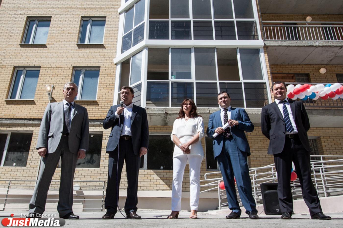 В Екатеринбурге сдан в эксплуатацию долгострой на Юмашева, 18 - Фото 1