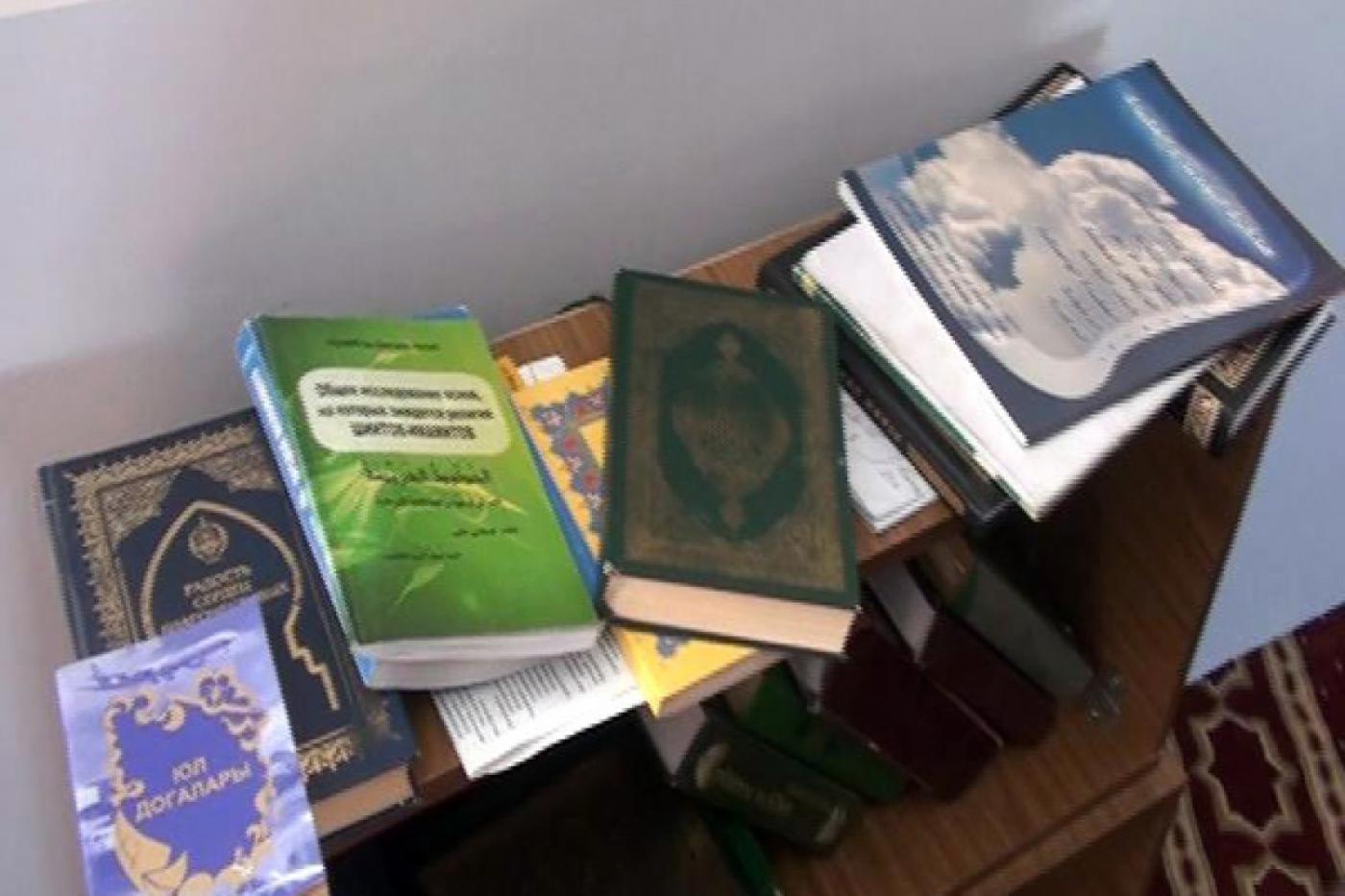 В Екатеринбурге сотрудники полиции изъяли экстремистскую литературу - Фото 1