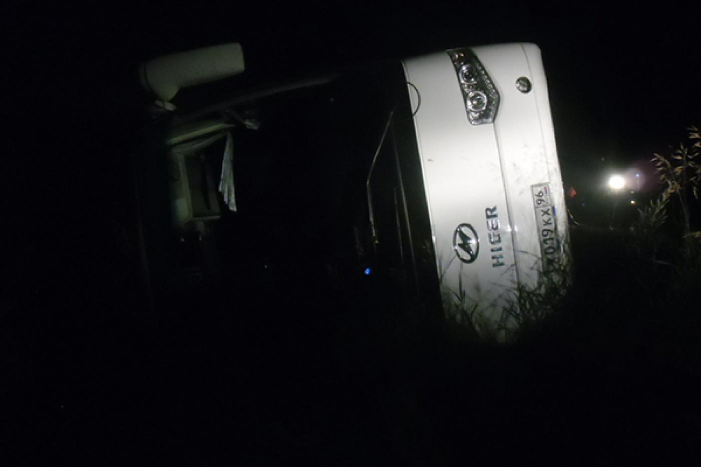 В Омской области попал в ДТП автобус с туристами из Екатеринбурга - Фото 1