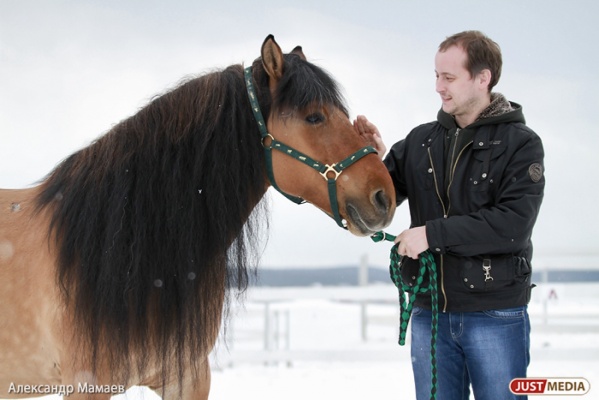 Вместо банальных лосьонов для бритья и духов екатеринбуржцы все чаще выбирают оригинальные подарки - Фото 1