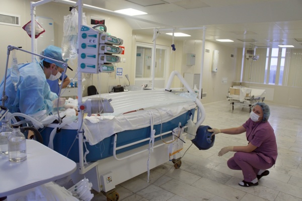 В Екатеринбурге впервые спасли жизнь пациенту с ожогами 80% поверхности тела - Фото 1