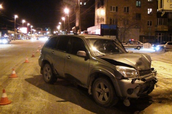 В Екатеринбурге водитель иномарки покалечил водителя и двух пассажиров другой машины - Фото 1