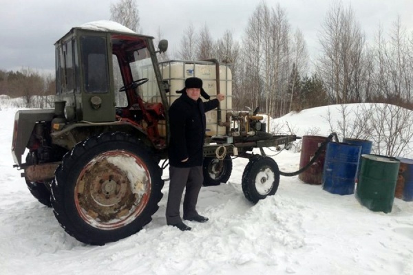 Вблизи аэродрома Салка нелегальные предприниматели «добывали» авиакеросин прямо из земли - Фото 1