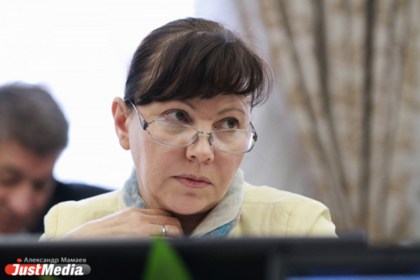 Свердловский минфин скорректировал бюджет: 425 миллионов на повышение зарплат учителям и 2 миллиарда в фонд Ельцина - Фото 1