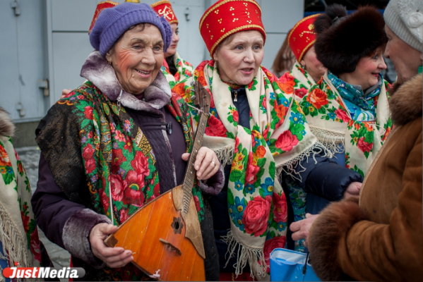 Уральские бабушки устроили батл с молодежью и познакомились с модными трендами - Фото 1