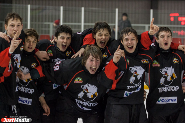 Уральские хоккеисты стали чемпионами России - Фото 1