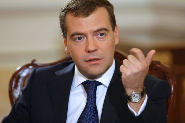 Медведев поддерживает идею повысить возрастной ценз с 18 до 21 года на продажу алкоголя - Фото 1