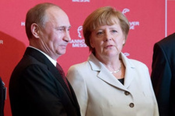 Путин и Меркель открыли российскую экспозицию на Ганноверской ярмарке - Фото 1