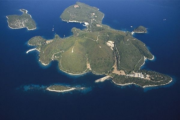 Российский миллиардер купил фамильные острова Аристотеля Онассиса - Фото 1