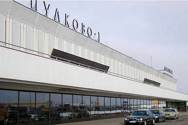 Почти 1,5 тысячи человек эвакуировали из аэропорт Пулково в Петербурге - Фото 1