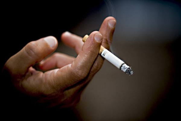 В России треть курильщиков откажутся от сигарет, если пачка будет стоить 150 рублей - Фото 1