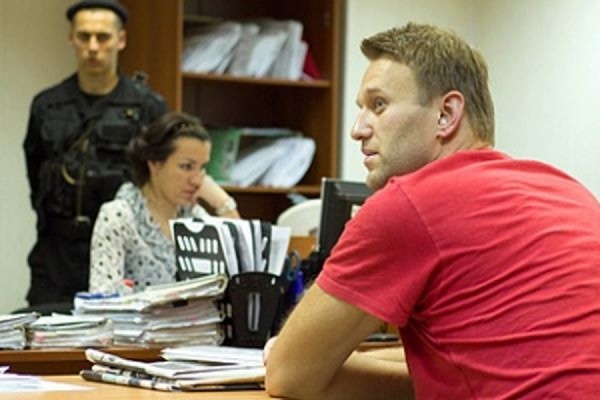 В Кирове усилены меры безопасности у здания суда, где слушается дело Алексея Навального - Фото 1