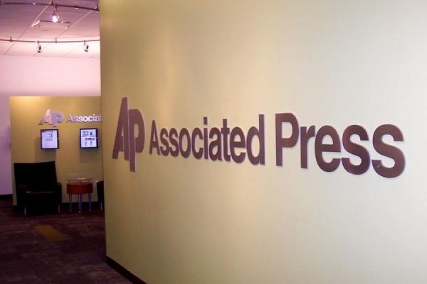 Агентство Associated Press обвинило власти США в прослушке телефонов журналистов - Фото 1