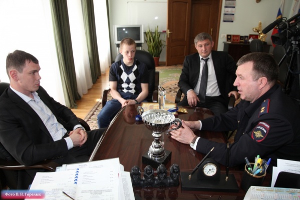 Михаил Бородин встретился с двумя чемпионами - Фото 1