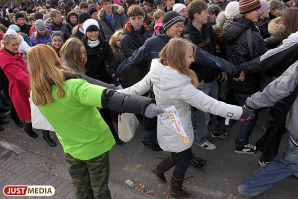 В Екатеринбурге несколько сотен человек собираются одновременно «умереть» - Фото 1