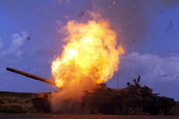 Во время военных учений в Амурской области взорвались макеты танков - Фото 1