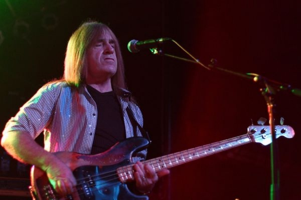 Умер бас-гитарист рок-группы Uriah Heep Тревор Болдер - Фото 1