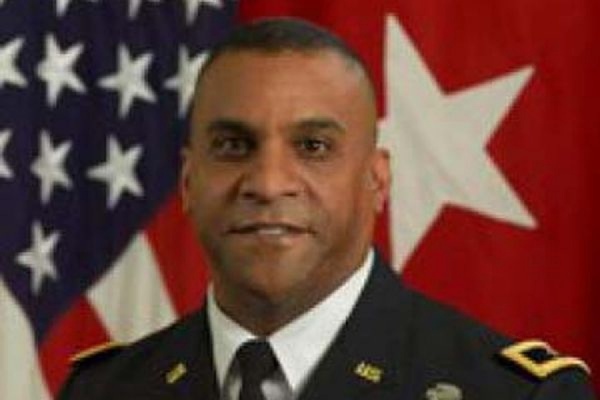 В США бригадный генерал армии отстранен от службы из-за сексуального скандала - Фото 1