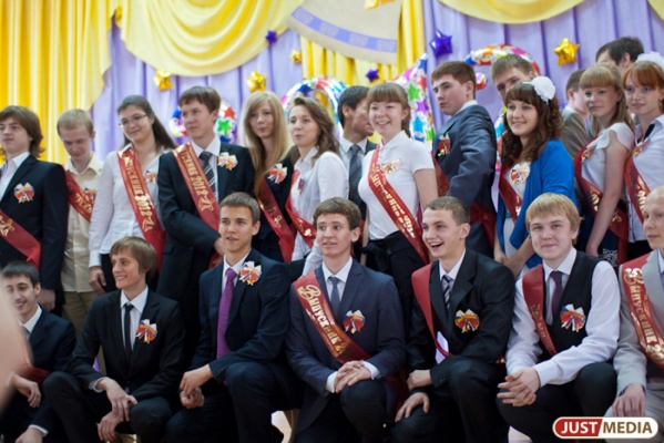 Охранять «Последний звонок» будут более 4000 полицейских - Фото 1