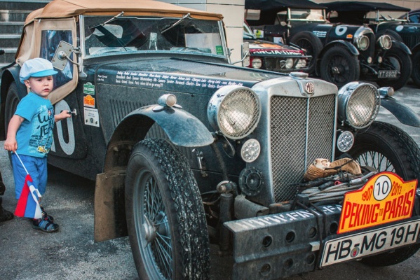 «В России все отлично!». Ралли «Пекин-Париж посетило Екатеринбург - Фото 1