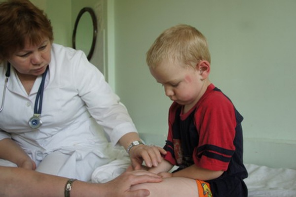 Полиция ищет родственников мальчика, обнаруженного накануне вечером в Нижнем Тагиле - Фото 1