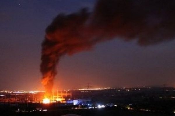 Взрыв на электрической подстанции оставил без света половину Праги - Фото 1