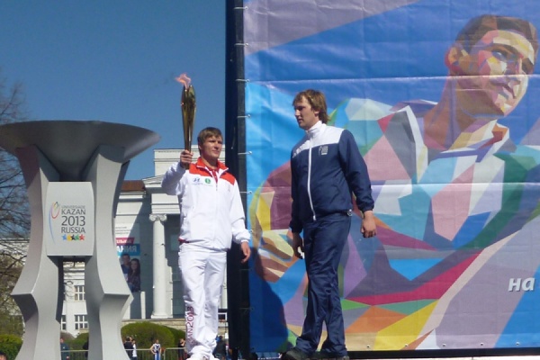 Верхнепышминские самбисты Аймерген Аткунов и Илья Хлыбов везут с Универсиады два «золота» - Фото 1