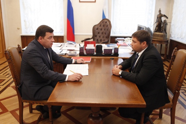 «Из моего кабинета выйдете — и начинайте разбираться с должниками». Куйвашев поставил перед преемником Переверзева первоочередные задачи - Фото 1