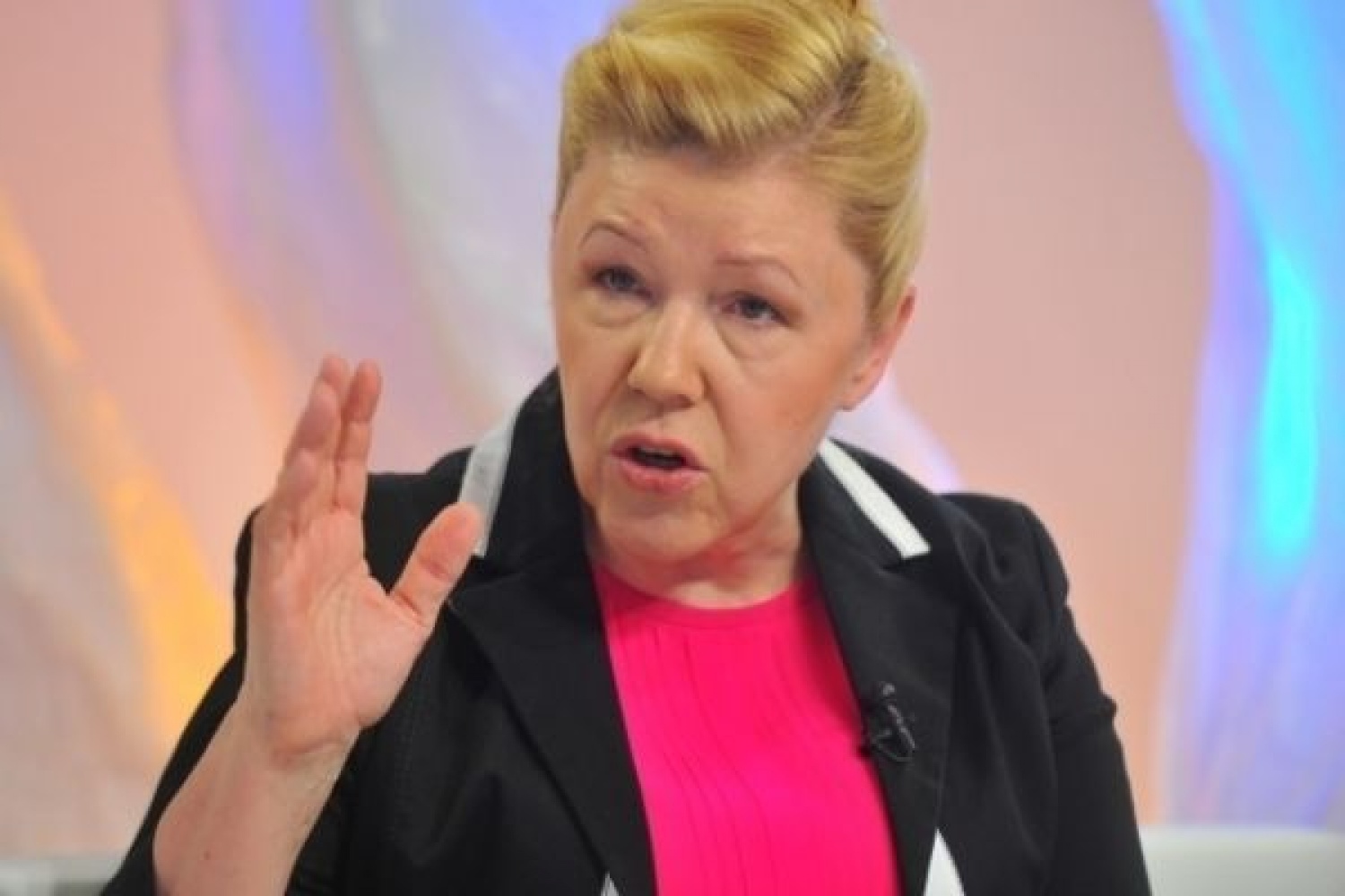 Мизулина в купальнике. Мизулина Елена 2022. Елена Мизулина в молодости. Мизулина и Явлинский. Президент 2042 Мизулина.