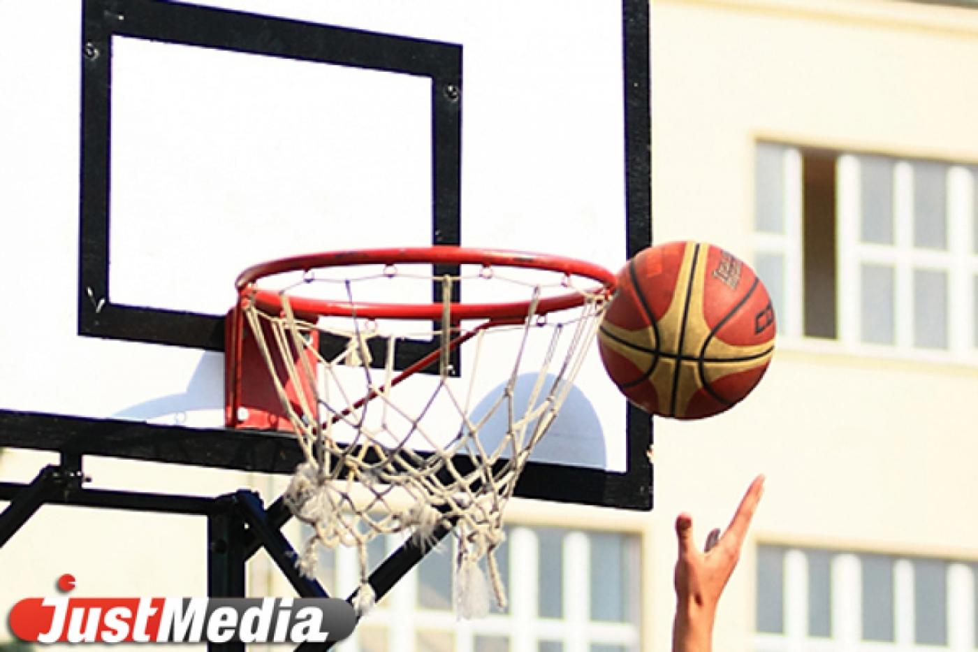 Банкиры выяснили, кто из них лучше играет в стритбол - Фото 1