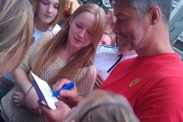 Ройзман начал привлекать к агитации несовершеннолетних