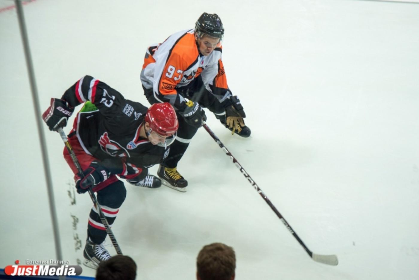 «Автомобилист» разгромил нижнетагильский «Спутник» в первом матче турнира «Каменный цветок» - Фото 1